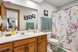 709 Erin Dr, Champaign, IL 61822 - Photo 17