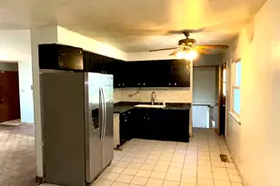 17622 Oakwood Dr, Hazel Crest, IL 60429 - Photo 9