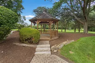 1 Hidden Lake Dr, Burr Ridge, IL 60527 - Photo 17