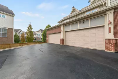 8425 Callie Avenue, Morton Grove, IL 60053 - Photo 17