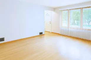 658 Mackinaw Ave, Calumet City, IL 60409 - Photo 3