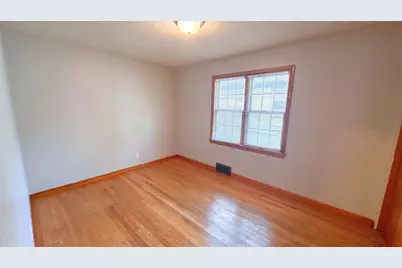 658 Mackinaw Avenue, Calumet City, IL 60409 - Photo 7