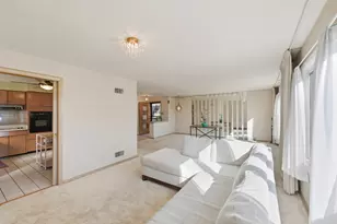 9020 S Constance Ave, Chicago, IL 60617 - Photo 3