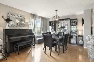 18 E Old Willow Rd, Prospect Heights, IL 60070 - Photo 9