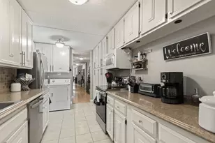 18 E Old Willow Rd, Prospect Heights, IL 60070 - Photo 11