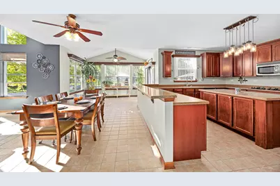 555 Litchfield Way, Oswego, IL 60543 - Photo 25