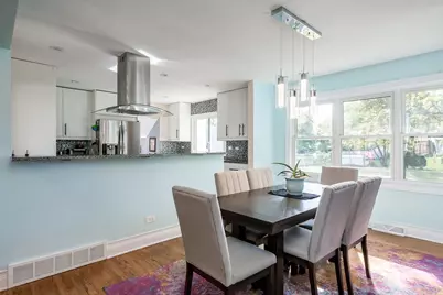 522 E Park Manor Court, Elmhurst, IL 60126 - Photo 7