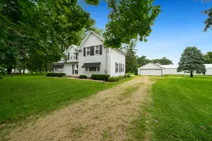 8540 Manchester Rd, Capron, IL 61012 - Photo 3