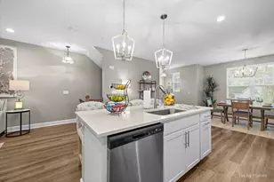 124 E Main St, Cary, IL 60013 - Photo 5