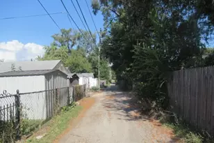 347 Park Dr, Joliet, IL 60436 - Photo 3