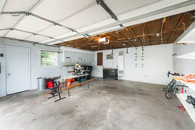 679 W Elk Grove Boulevard, Elk Grove Village, IL 60007 - Photo 3