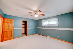 601 N Church St, Crescent City, IL 60928 - Photo 41