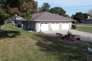 601 N Church St, Crescent City, IL 60928 - Photo 7