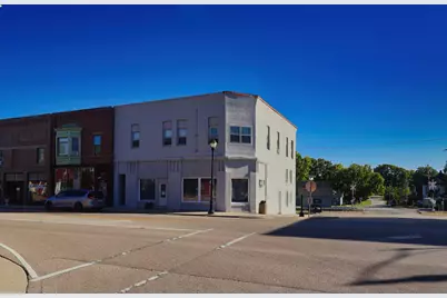 105 E Lincoln Avenue, Hinckley, IL 60520 - Photo 3