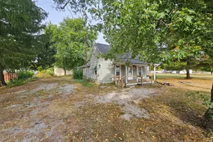 208 S Main St, Lombard, IL 61816 - Photo 1