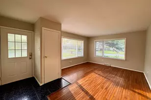 4230 Barry Ln, Oak Forest, IL 60452 - Photo 3