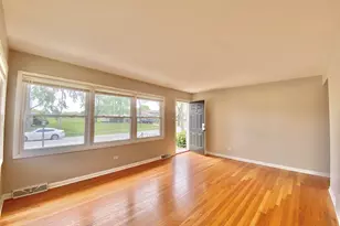 55 E Craig Dr, Chicago Heights, IL 60411 - Photo 3