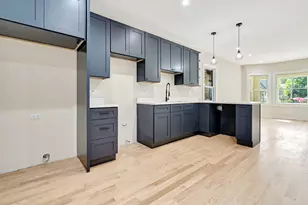 821 N Lockwood Ave, Chicago, IL 60651 - Photo 11