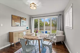 23276 N Birchwood Ln, Deerfield, IL 60015 - Photo 13