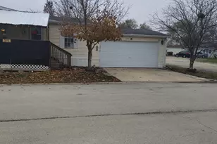 173 Austin Ct, Manteno, IL 60950 - Photo 1