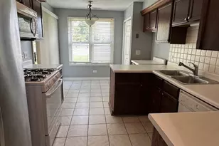 181 Brook Ln, Vernon Hills, IL 60061 - Photo 9