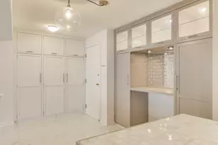 230 E Ontario St, Chicago, IL 60611 - Photo 9