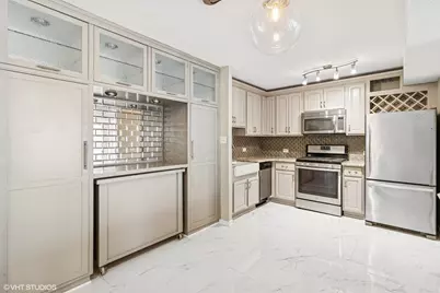 230 E Ontario Street #2305, Chicago, IL 60611 - Photo 5