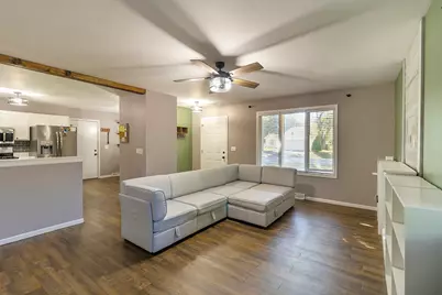 115 SE Lamplighter Loop SE, Poplar Grove, IL 61065 - Photo 3