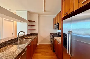 1570 Elmwood Ave, Evanston, IL 60201 - Photo 9