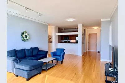 1570 Elmwood Avenue #802, Evanston, IL 60201 - Photo 15
