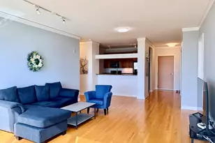 1570 Elmwood Ave, Evanston, IL 60201 - Photo 15