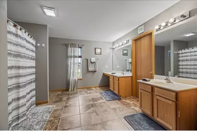 111 Evergreen Drive, Kirkland, IL 60146 - Photo 23