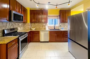 851 N Menard Ave, Chicago, IL 60651 - Photo 11