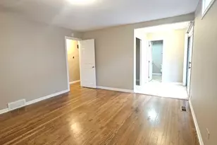 600 Hawthorne Ln, Carpentersville, IL 60110 - Photo 29