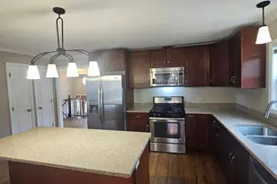 600 Hawthorne Ln, Carpentersville, IL 60110 - Photo 15