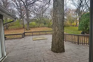 600 Hawthorne Ln, Carpentersville, IL 60110 - Photo 35