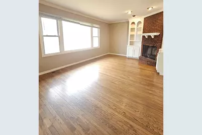 600 Hawthorne Lane, Carpentersville, IL 60110 - Photo 11