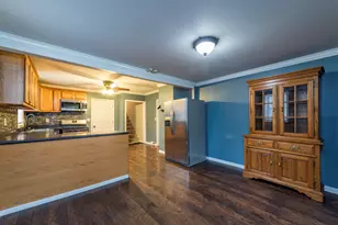 917 N Linden Ave, Waukegan, IL 60085 - Photo 9