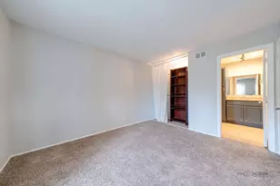 1100 Oak Valley Dr, Cary, IL 60013 - Photo 25