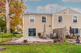 1100 Oak Valley Dr, Cary, IL 60013 - Photo 29