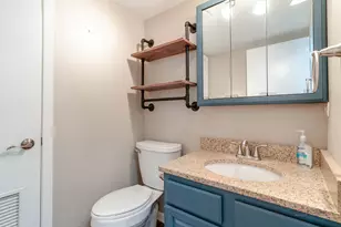 1100 Oak Valley Dr, Cary, IL 60013 - Photo 7