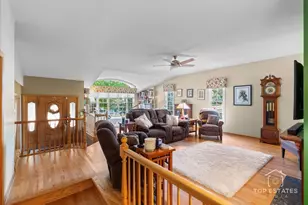 823 S Salem Dr, Schaumburg, IL 60193 - Photo 5