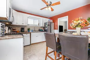 923 Plaza Dr, Joliet, IL 60435 - Photo 5