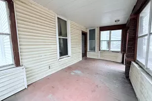 613 N Center St, Clifton, IL 61727 - Photo 3