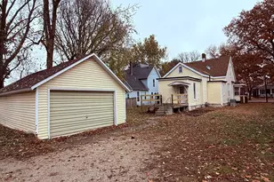 613 N Center St, Clifton, IL 61727 - Photo 17