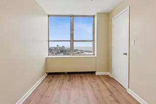 655 W Irving Park Rd, Chicago, IL 60613 - Photo 27