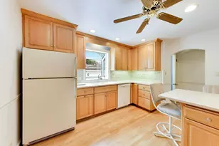 215 S Hi Lusi Ave, Mount Prospect, IL 60056 - Photo 13