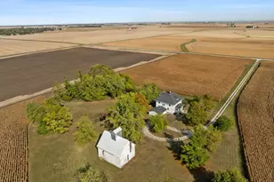 29758 N 2850 East Rd, Chenoa, IL 61726 - Photo 9