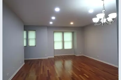 2203 S Crambourne Way, Arlington Heights, IL 60005 - Photo 3