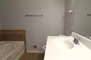 2203 S Crambourne Way, Arlington Heights, IL 60005 - Photo 7